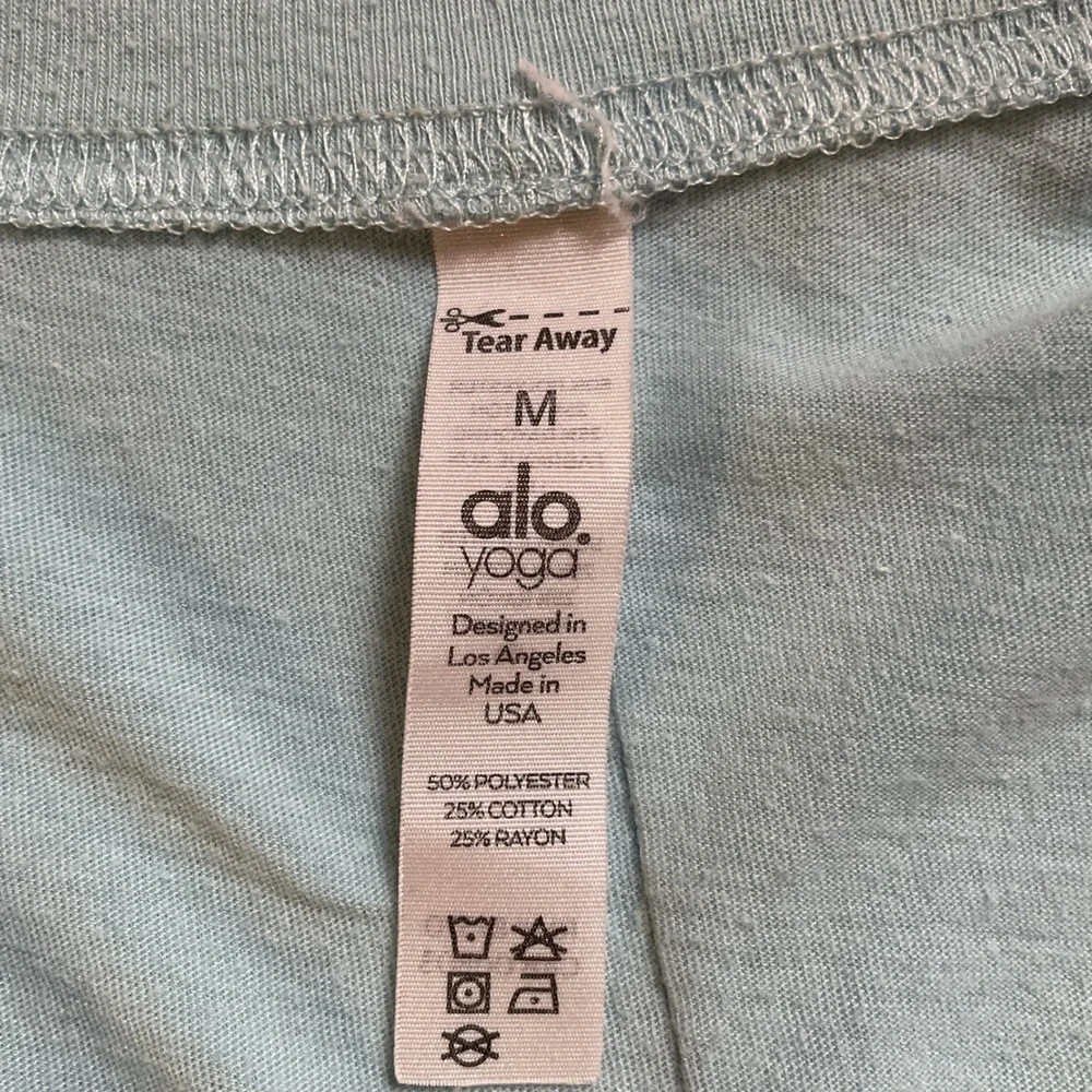 ALO Yoga Women's Sleeveless Scoop Neck Activewear Yoga Pullover Tank Top Size M
